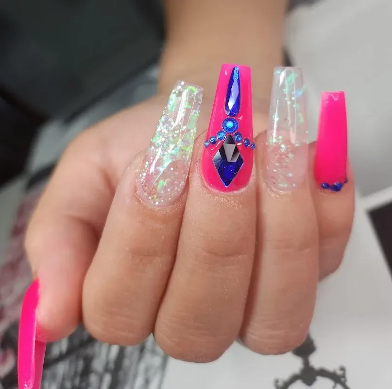 Annie’s Sky Nails — Nail salon in Parkville